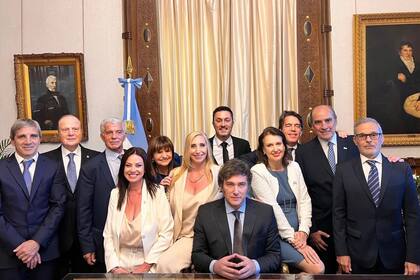 El aumento de sueldos impulsado por el Decreto 206/24 alcanzaba al presidente Javier Milei e integrantes de su Gabinete