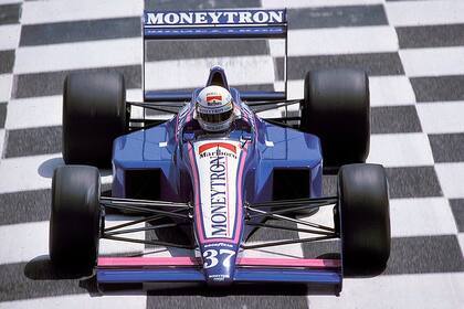 El auto de la escudería Onyx con el que Bertrand Gachot se estrenó en el Gran Premio de Francia de 1989 en la Fórmula 1; un entredicho con el millonario belga Van Rossem lo expulsó del equipo