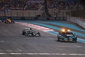 El estallido de radio de Hamilton durante el giro final en Abu Dabi en la Fórmula 1