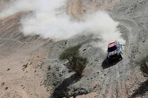 Rally Dakar. Orly Terranova disfruta de la aventura y Alonso sufre sus trampas