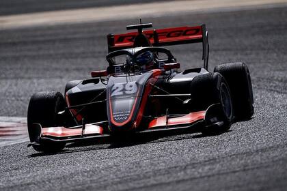 El auto del Van Amersfoort Racing con el que Franco Colapinto obtuvo dos victorias en la Fórmula 3, en 2022