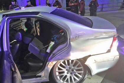 El auto en el que escapaban los delincuentes