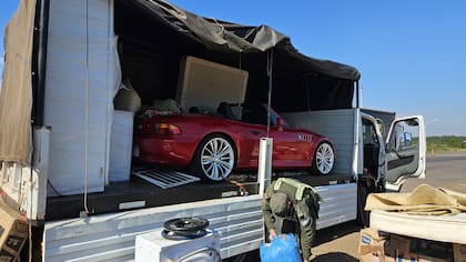 El auto era enviado desde Misiones hasta la Ciudad Autónoma de Buenos Aires cuando fue inspeccionado por personal de la Gendarmería Nacional en la Ruta Nacional N°14