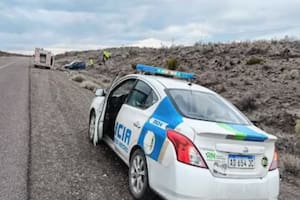 El auto volcó en la ruta 6: murieron dos padres y su hija