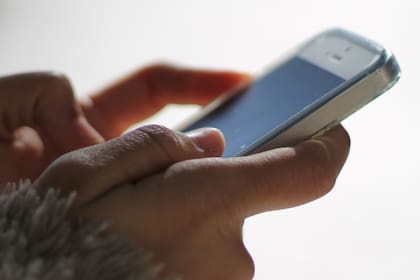 El autocorrector de mensajes para Whatsapp se activa distinto según sea un dispositivo Android o iOS