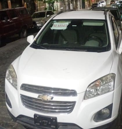 El automóvil en el que se trasladaban los ladrones (Prensa Ministerio de Seguridad)