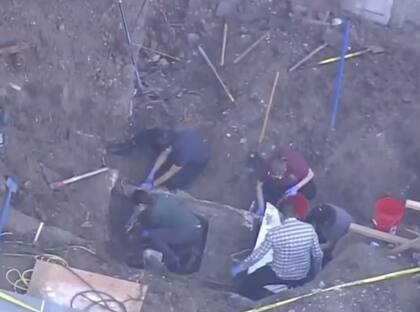 El automóvil hallado en la casa de Sillicon Valley estaba enterrado a unos dos metros bajo tierra