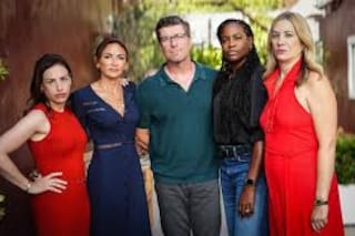 Entre tareas domésticas y chats escolares, fueron unas Nancy Drew de la mediana edad