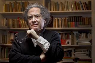 La máquina telépata: los cuentos que Piglia escribió con el músculo óptico