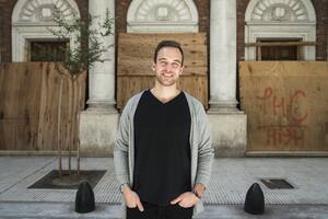 El autor suizo más célebre de la actualidad, tiene una nueva novela con ritmo de serie; hoy presentará La desaparición de Stephanie Mailer en el Centro Cultural Recoleta