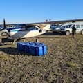Bajaron en un campo con la aeronave cargada con 312 kilos de cocaína y en su fuga arrollaron a un gendarme