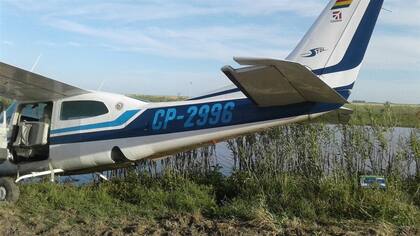 El avión Cessna hallado cerca de una laguna en General Belgrano