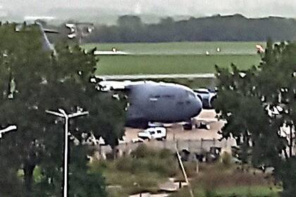 El avión de la Fuerza Aérea de Estados Unidos que aterrizó este miércoles en Ezeiza