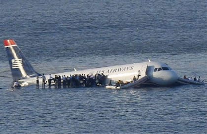 El avión de US Airways acuatizó sin víctimas en el río Hudson