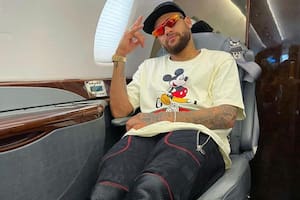 El avión de Neymar que volvía de Miami tuvo que aterrizar de emergencia por "problemas técnicos"