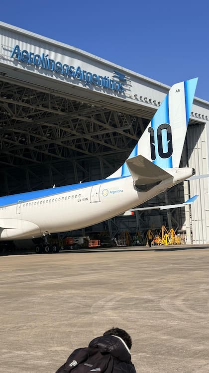 El avión en homenaje a la Selección de Fútbol