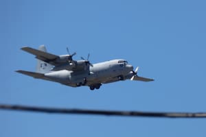 Un Hércules de la Fuerza Aérea Argentina que iba a Europa tuvo una emergencia en vuelo y debió regresar