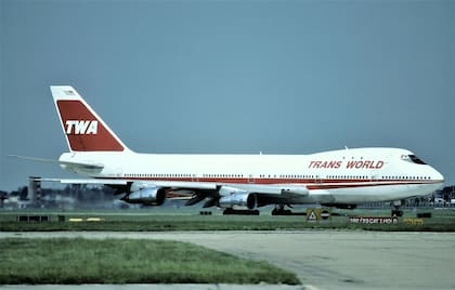 El avión, identificado con la matrícula N93119, fue fabricado por Boeing en julio de 1971 y adquirido nuevo por TWA. A lo largo de su vida operativa, acumuló 16.869 vuelos.