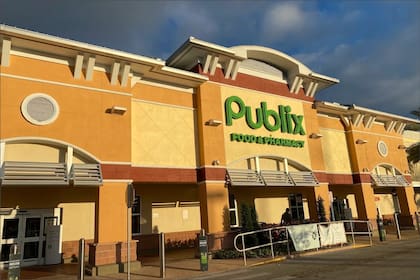 El aviso de Publix en Florida sobre la restricción a personas armadas