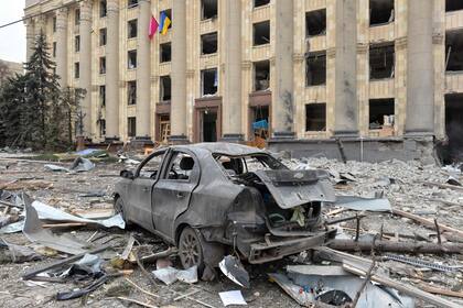 El ayuntamiento local dañado de Kharkiv el 1 de marzo de 2022, destruido como resultado del bombardeo de las tropas rusas