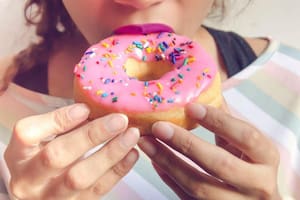Estas son las 4 razones por las que sentimos la necesidad de comer azúcar o carbohidratos
