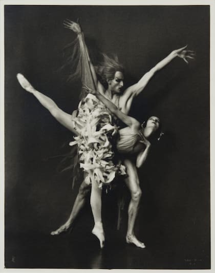 El bailarín estadounidense Hubert Stowitts y Anna Pavlova, en 1919, retratados por Frans van Riel 