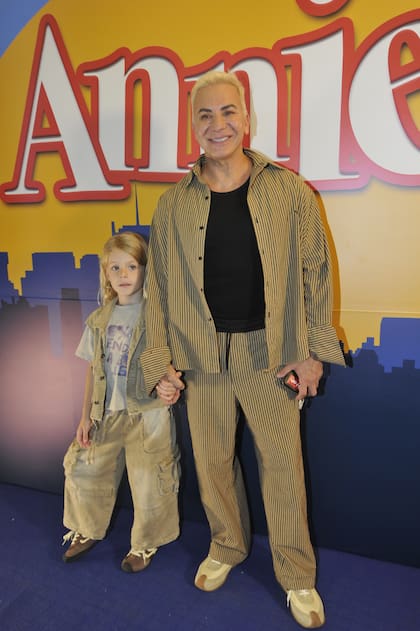 El bailarín Flavio Mendoza y su hijo Benicio