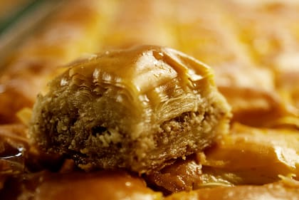 El baklavá es uno de los dulces más buscados en Confitería Damasco