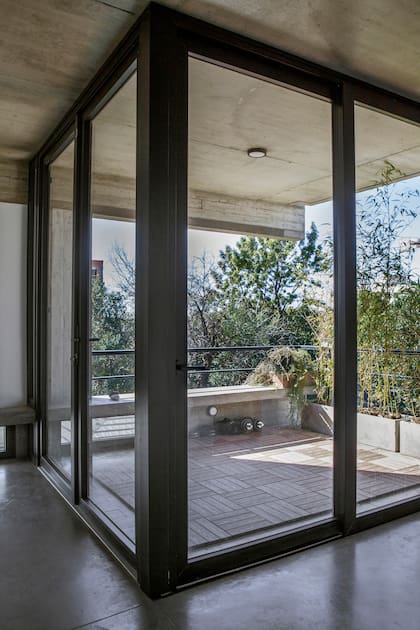 El balcón de hormigón de la terraza también es parte del interior de las unidades.