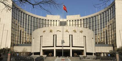 La economía china tambalea y la población se ajusta para adaptarse a la nueva realidad 15 El banco central de China, mientras todos los ojos están puestos en cómo los altos funcionarios reunidos para una reunión clave en Beijing podrían tratar de abordar el creciente malestar económico del país