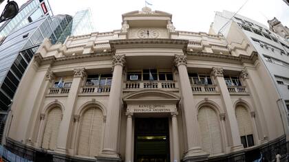 El Banco Central informó que comenzarán a circular las monedas de cinco pesos