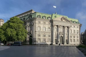 Quiénes son los funcionarios que recibieron créditos hipotecarios del Banco Nación