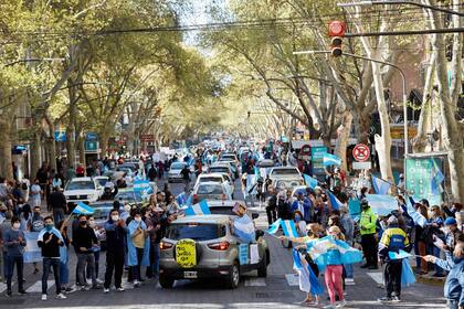 El banderazo del 19S por las calles de la ciudad de Mendoza