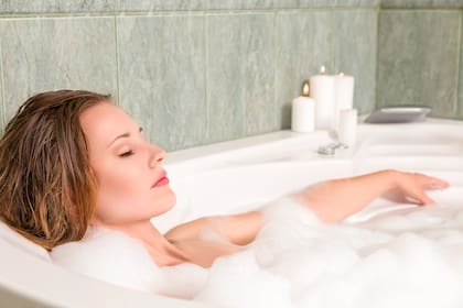El baño de inmersión con rosas ayuda a potenciar el amor propio