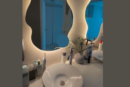 El baño de la propiedad fue totalmente renovado. (Canva- IG @robertsielmann)