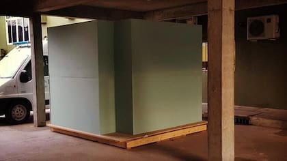 El exterior del baño reproducido por Gendarmería