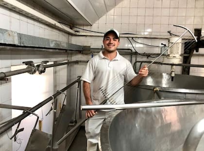 El Banquete es un queso que permanece dos días sumergido en salmuera, otros pueden alcanzar hasta 10 días