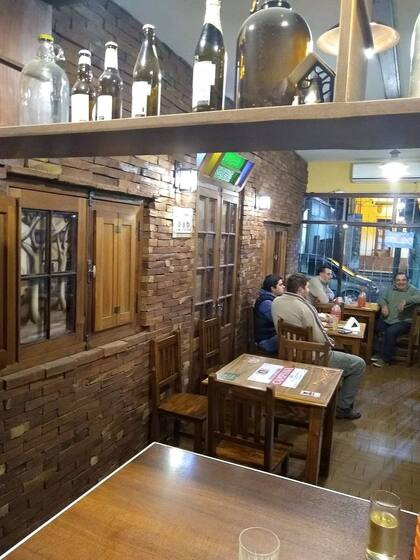 El bar 9 de Julio es punto de encuentro de los caroyenses.