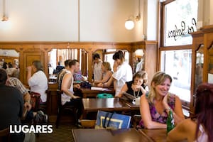 El bar notable de casi 100 años que inspiró un tango y hoy sirve el mejor revuelto gramajo de la ciudad