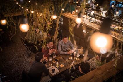 El bar es muy parecido a la microcervecería de Patagonia en Bariloche.