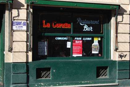 El bar, visto desde la calle