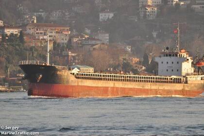 El barco Rhosus de bandera moldava transportó el cargamento de nitrato de amonio a Beirut en 2013