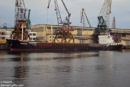 El barco Rhosus de bandera moldava transportó el cargamento de nitrato de amonio a Beirut en 2013