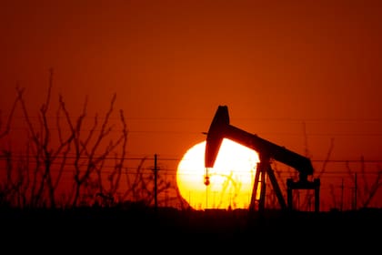 El barril de petróleo Brent superó los US$130, cifra cercana a su máximo histórico 