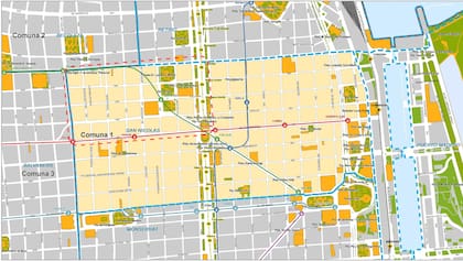 El barrio de San Nicolás está delimitado por las avenidas Córdoba, Eduardo Madero, La Rábida Norte - que rodea a la Plaza De Mayo y luego desemboca en la propia avenida de Mayo- y Callao.