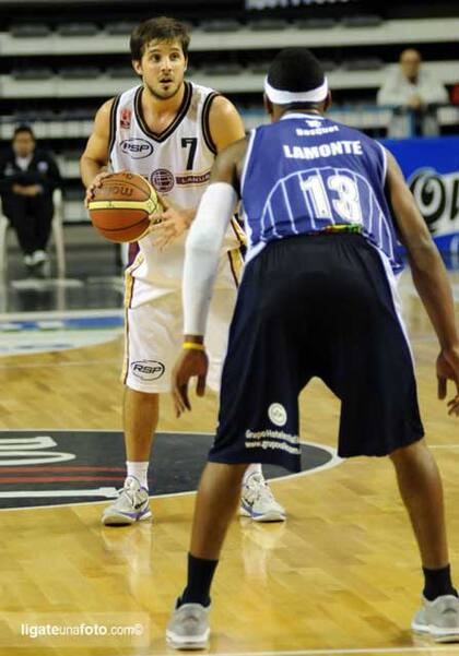 El base que brilla en Lanús