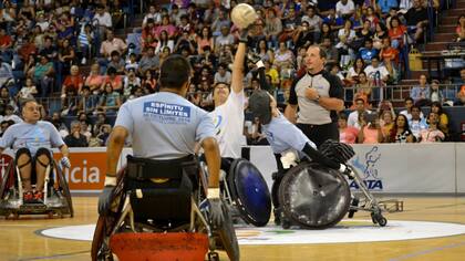 El básquet en silla de ruedas, una de las exhibiciones más celebradas en el Día Paralímpico