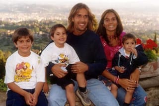 Se coló en su fiesta de 15 y se enamoraron: la historia de amor de “El Batigol” e Irina Fernández