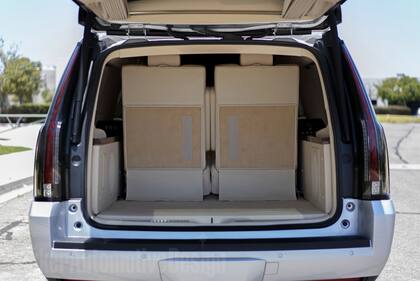 El baúl del Cadillac Escalade que Tom Brady vende.