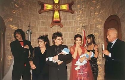 El bautismo de Giorgio y Donatto Cipolatti, en la Catedral de San Marón; los padrinos fueron Gerardo Sofovich, Charly García, Fabiana Cantilo y Paulina Karadagian